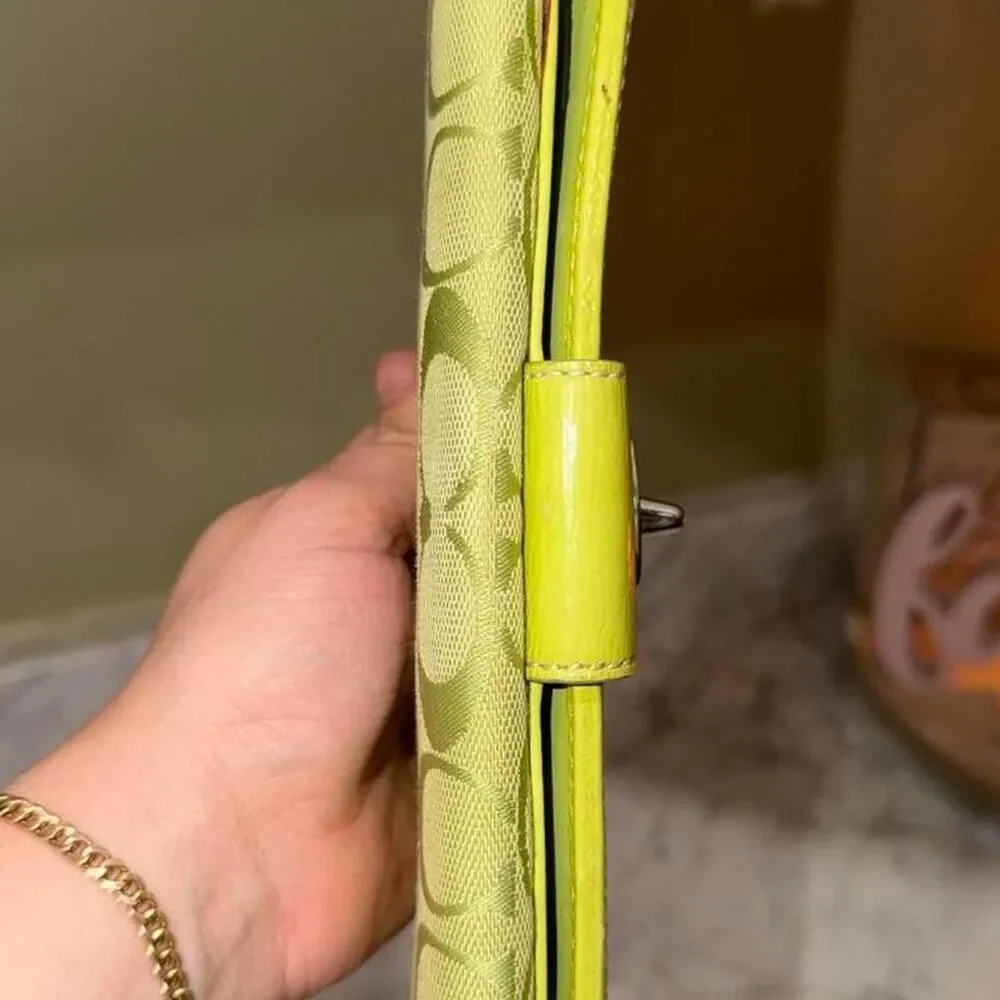 Coach Lime Green Signature Turnlock wallet rare vintage y2k